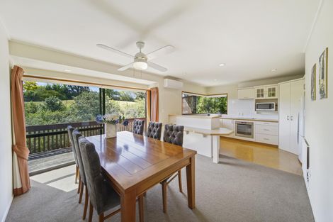 Photo of property in 93a Botany Road, Botany Downs, Auckland, 2010