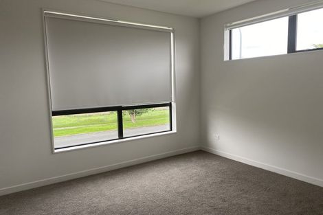 Photo of property in 3/3 Beach Road, Te Atatu Peninsula, 0610