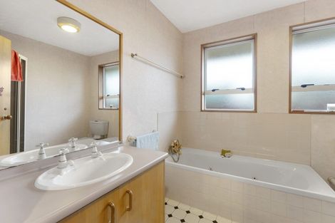 Photo of property in 73 Matipo Street, Riccarton, Christchurch, 8041