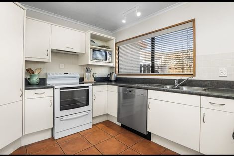 Photo of property in 2/43a Main Road, Redcliffs, Christchurch, 8081