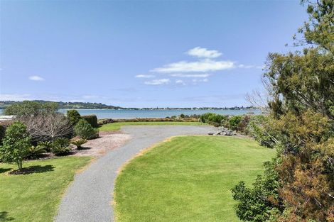 Photo of property in 42 Waimanu Place, Point Wells, 0986