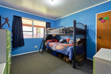 Photo of property in 10 Grange Place, Milson, Palmerston North, 4414