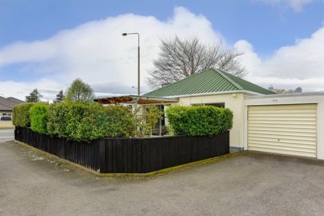 Photo of property in 2/73 Harewood Road, Papanui, Christchurch, 8053
