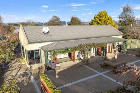 Photo of property in 1 Strachan Way, Highbury, Palmerston North, 4412