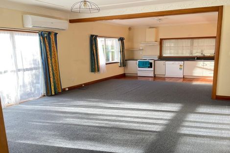 Photo of property in 45 Cambridge Terrace, Waiwhetu, Lower Hutt, 5010