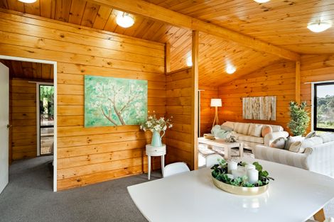 Photo of property in 27 Wirihana Road, Titirangi, Auckland, 0604