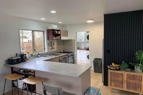 Photo of property in 3/131 Queens Drive, Lyall Bay, Wellington, 6022