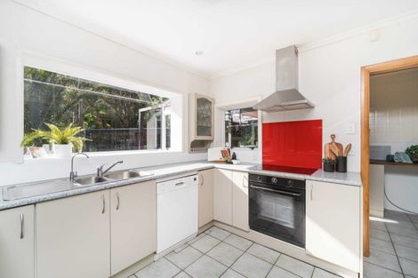 Photo of property in 140 Aokautere Drive, Fitzherbert, Palmerston North, 4410