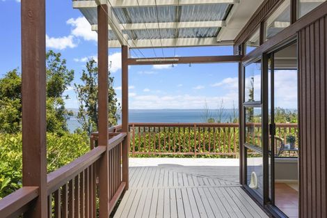 Photo of property in 6 Otitori Bay Road, Titirangi, Auckland, 0604