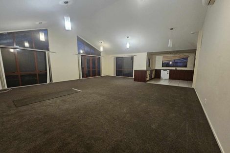 Photo of property in 37 Mcewen Crescent, Riverstone Terraces, Upper Hutt, 5018