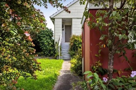 Photo of property in 40 Banks Street, Marfell, New Plymouth, 4310