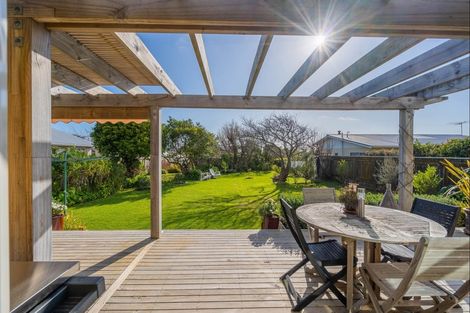 Photo of property in 120 Main Road, Waikanae, 5036