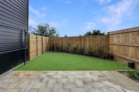 Photo of property in 28 Whati Lane, Henderson, Auckland, 0612