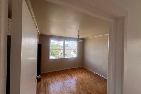 Photo of property in 1/666 East Coast Road, Pinehill, Auckland, 0630