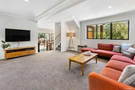 Photo of property in 2/67 Raleigh Road, Northcote, Auckland, 0627