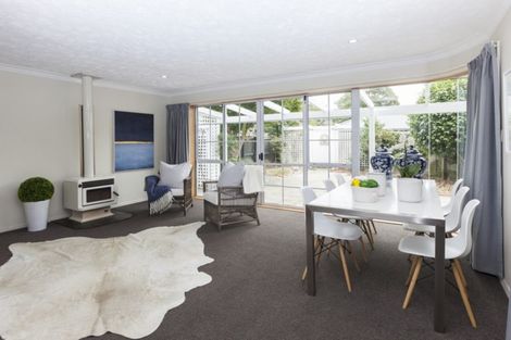 Photo of property in 24 Hillcrest Place, Avonhead, Christchurch, 8042