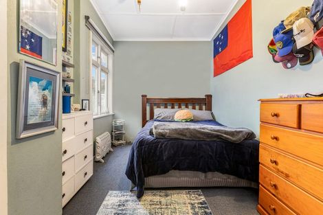 Photo of property in 21 Derwent Street, Island Bay, Wellington, 6023