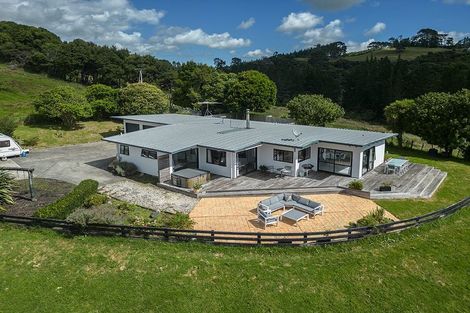 Photo of property in 436 Kanohi Road, Kaukapakapa, 0873