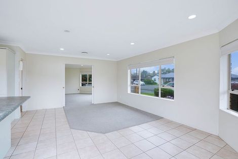 Photo of property in 41 Dalgliesh Avenue, Forest Lake, Hamilton, 3200