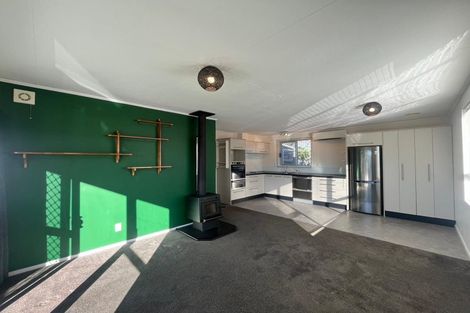 Photo of property in 4 Tiller Close, Kelvin Grove, Palmerston North, 4414