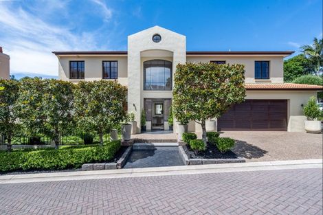 Photo of property in 2 Glenoaks Rise, Mellons Bay, Auckland, 2014