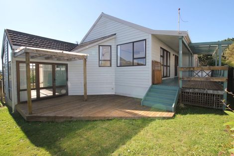 Photo of property in 21 Glen Alton Avenue, Paparangi, Wellington, 6037