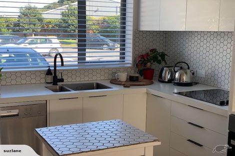 Photo of property in 2u2 Stone Street, Miramar, Wellington, 6022