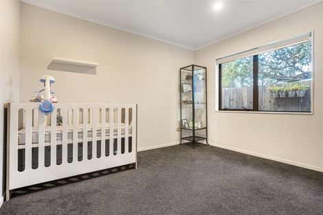 Photo of property in 33a Gill Avenue, Te Atatu Peninsula, Auckland, 0610