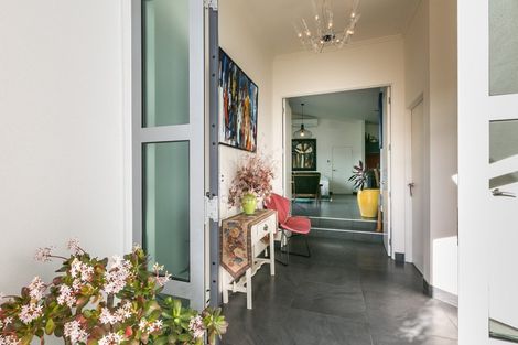 Photo of property in 116 Kent Terrace, Taradale, Napier, 4112