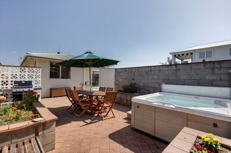 Photo of property in 25 Wells Avenue, Mount Maunganui, 3116