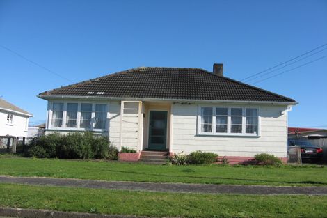 Photo of property in 34 Goldsmith Crescent, Levin, 5510