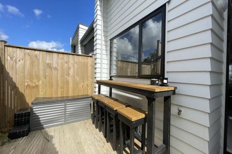 Photo of property in 27a Poruru Close, Papakura, 2110
