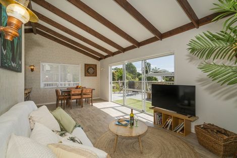 Photo of property in 4 Grierson Close, Hahei, Whitianga, 3591