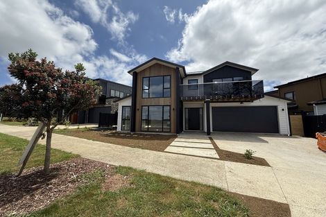 Photo of property in 21 Catalina Avenue, Rosehill, 2113
