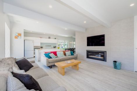 Photo of property in 7a Lesley Grove, Waikanae, 5036