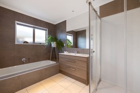 Photo of property in 60 Plateau Heights, Mount Maunganui, 3116
