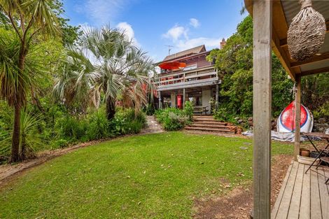 Photo of property in 3 Park Rise, Campbells Bay, Auckland, 0630