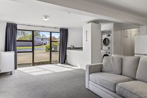 Photo of property in 35 Grace Crescent, Richmond Heights, Taupo, 3330