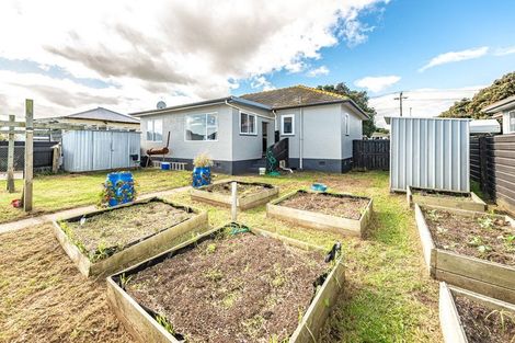 Photo of property in 53 Thatcher Street, Castlecliff, Whanganui, 4501
