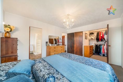 Photo of property in 2 Mcenroe Grove, Naenae, Lower Hutt, 5011