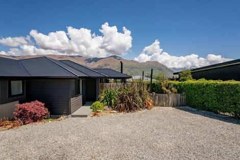 Photo of property in 19 Matipo Street, Wanaka, 9305