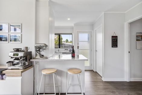 Photo of property in 2/16 Cabello Place, Unsworth Heights, Auckland, 0632