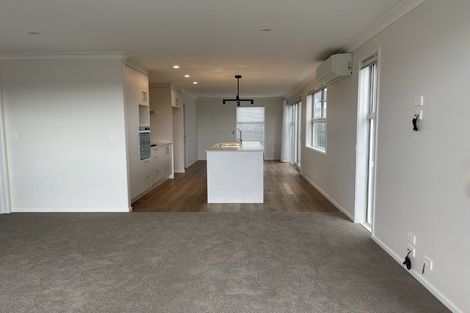 Photo of property in 35 Bill Miller Drive, Papamoa, 3118
