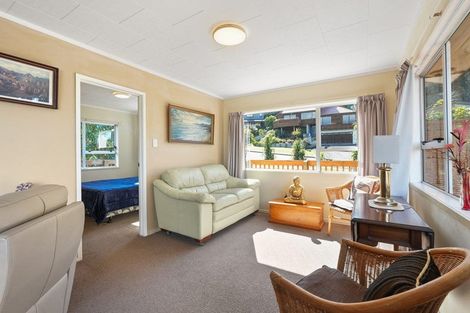 Photo of property in 1/5 Zita Avenue, Matakatia, Whangaparaoa, 0930