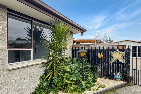 Photo of property in 14 Carteret Place, Aranui, Christchurch, 8061