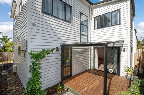 Photo of property in 9c Totara Grove, Hillcrest, Auckland, 0627
