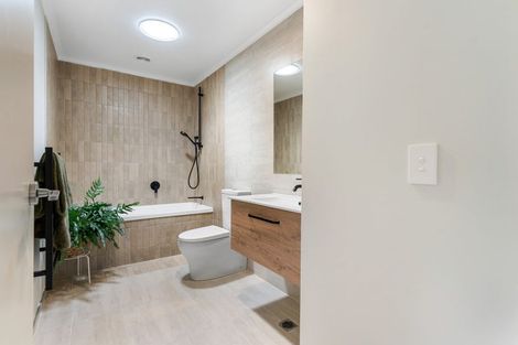 Photo of property in 15 Hudson Bay Road, Hobsonville, Auckland, 0616