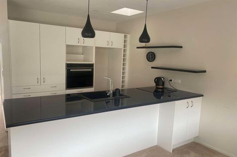 Photo of property in 5i The Esplanade, Eastern Beach, Auckland, 2012