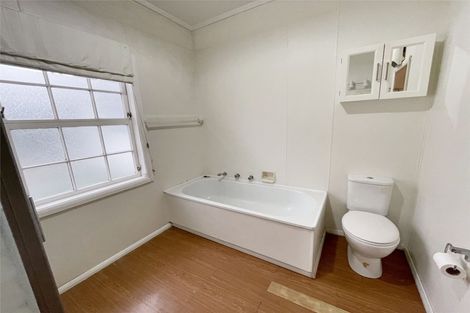 Photo of property in 3 Tarbett Road, Hillcrest, Hamilton, 3216