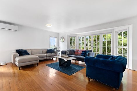 Photo of property in 2 King Richard Place, Browns Bay, Auckland, 0630